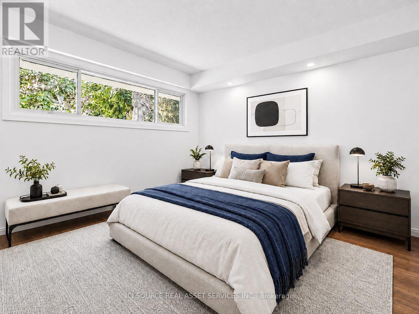 50 Oak Avenue, Hamilton, ON - Indoor Photo Showing Bedroom