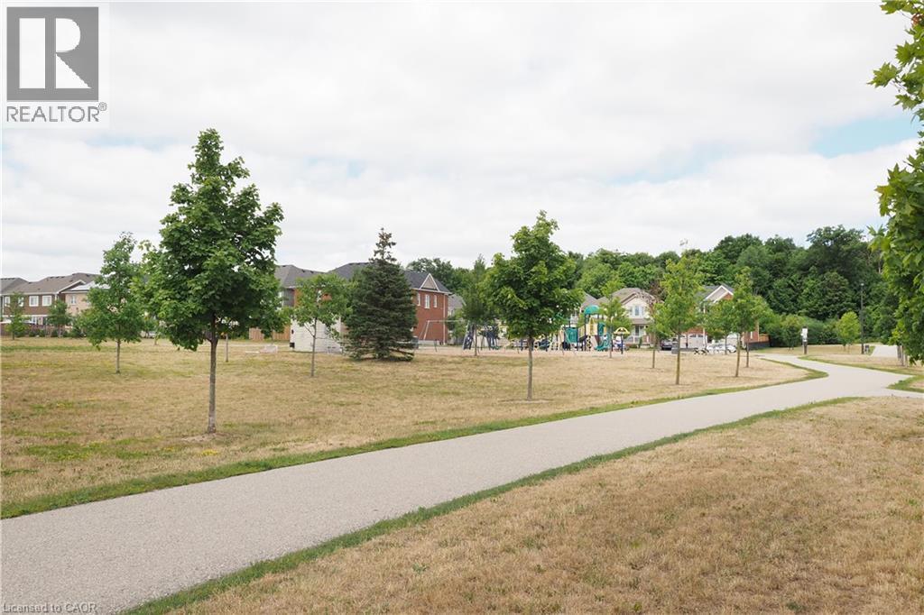 Community - 213 Seabrook Drive, Kitchener, ON
