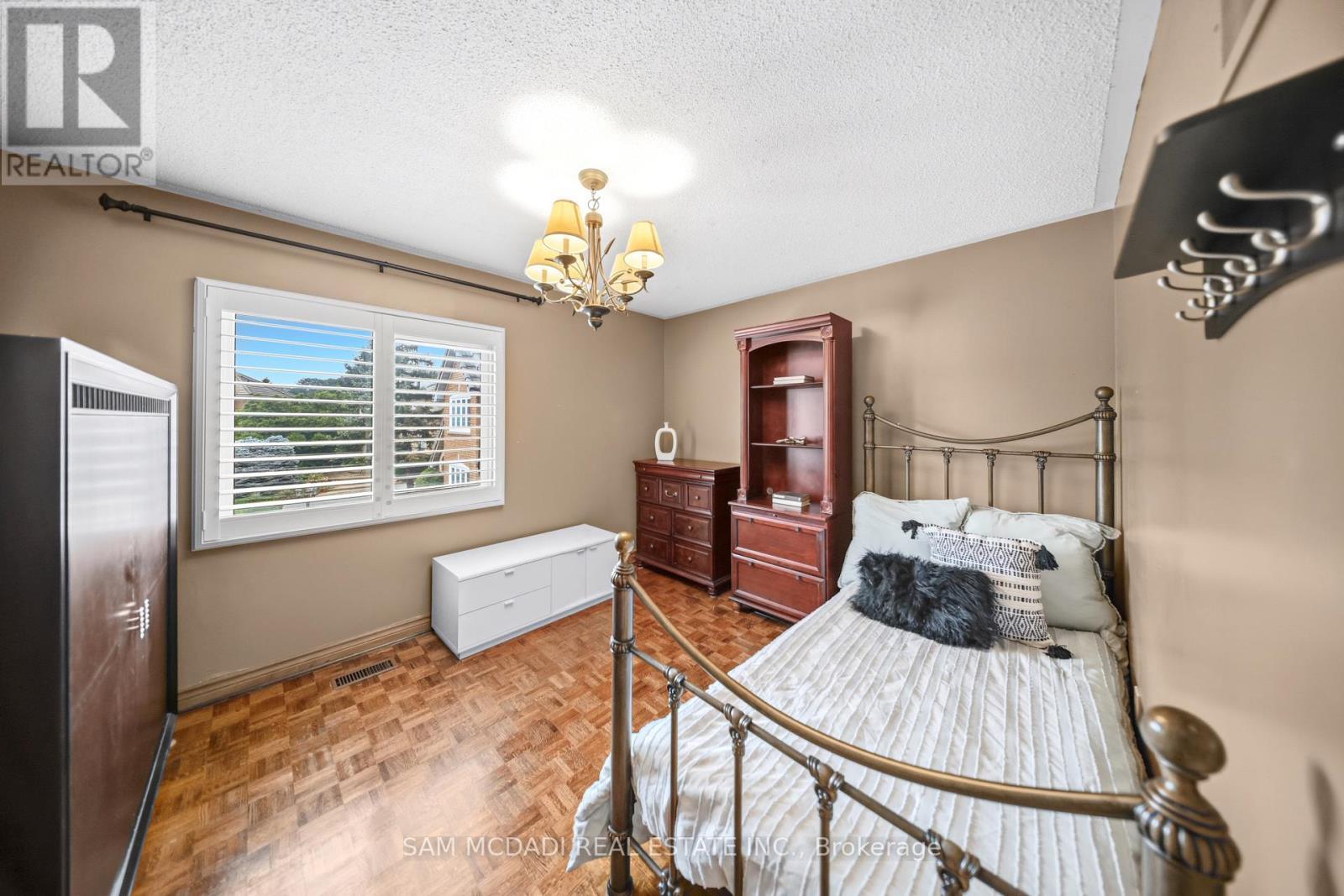 5109 Elderview Court, Mississauga, ON - Indoor Photo Showing Bedroom
