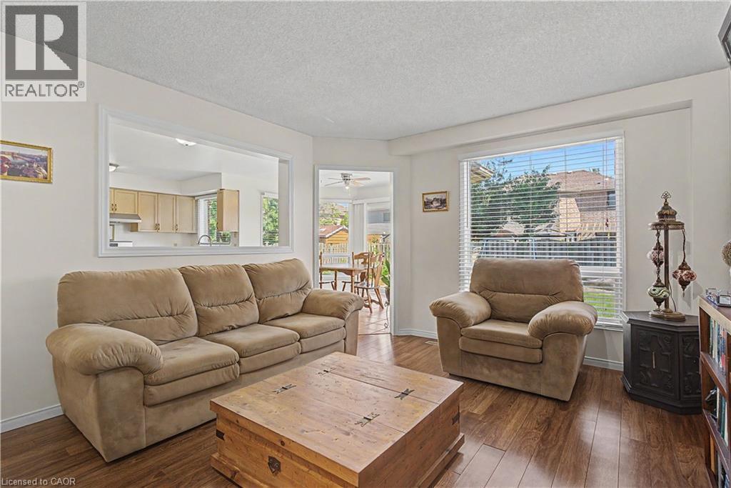 194 Glenvalley Drive, Cambridge, ON - Indoor Photo Showing Living Room
