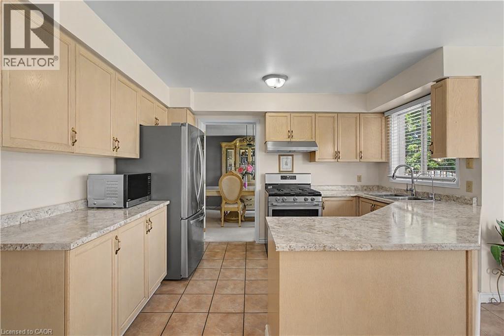 194 Glenvalley Drive, Cambridge, ON - Indoor Photo Showing Kitchen
