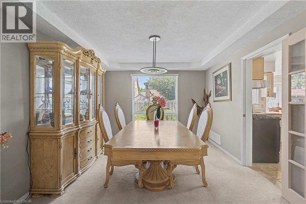 194 Glenvalley Drive, Cambridge, ON - Indoor Photo Showing Dining Room
