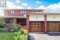 29 ERNEST AVENUE Toronto, ON M2J 3T4