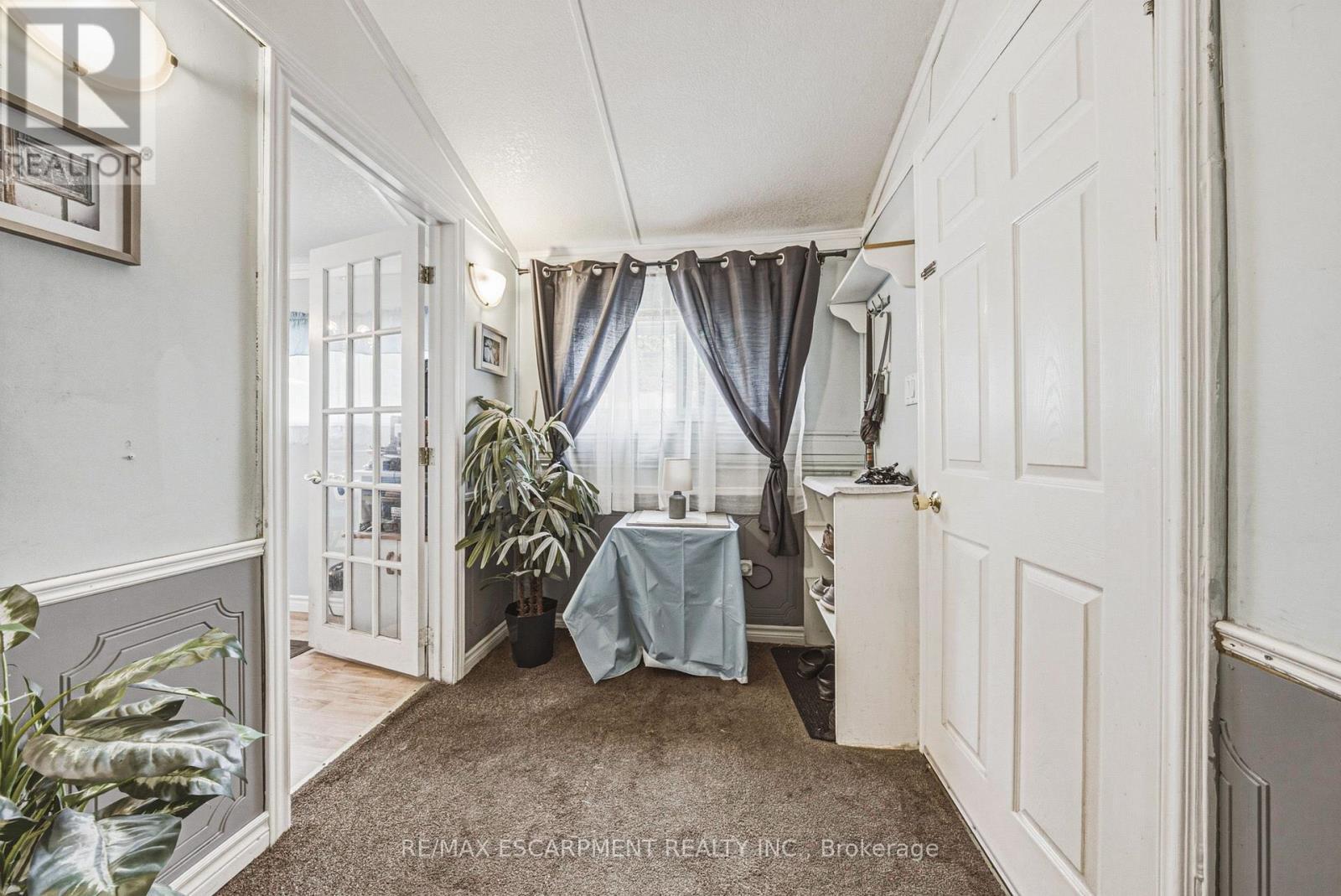 2345 Gibbon Street, Burlington, ON - Indoor
