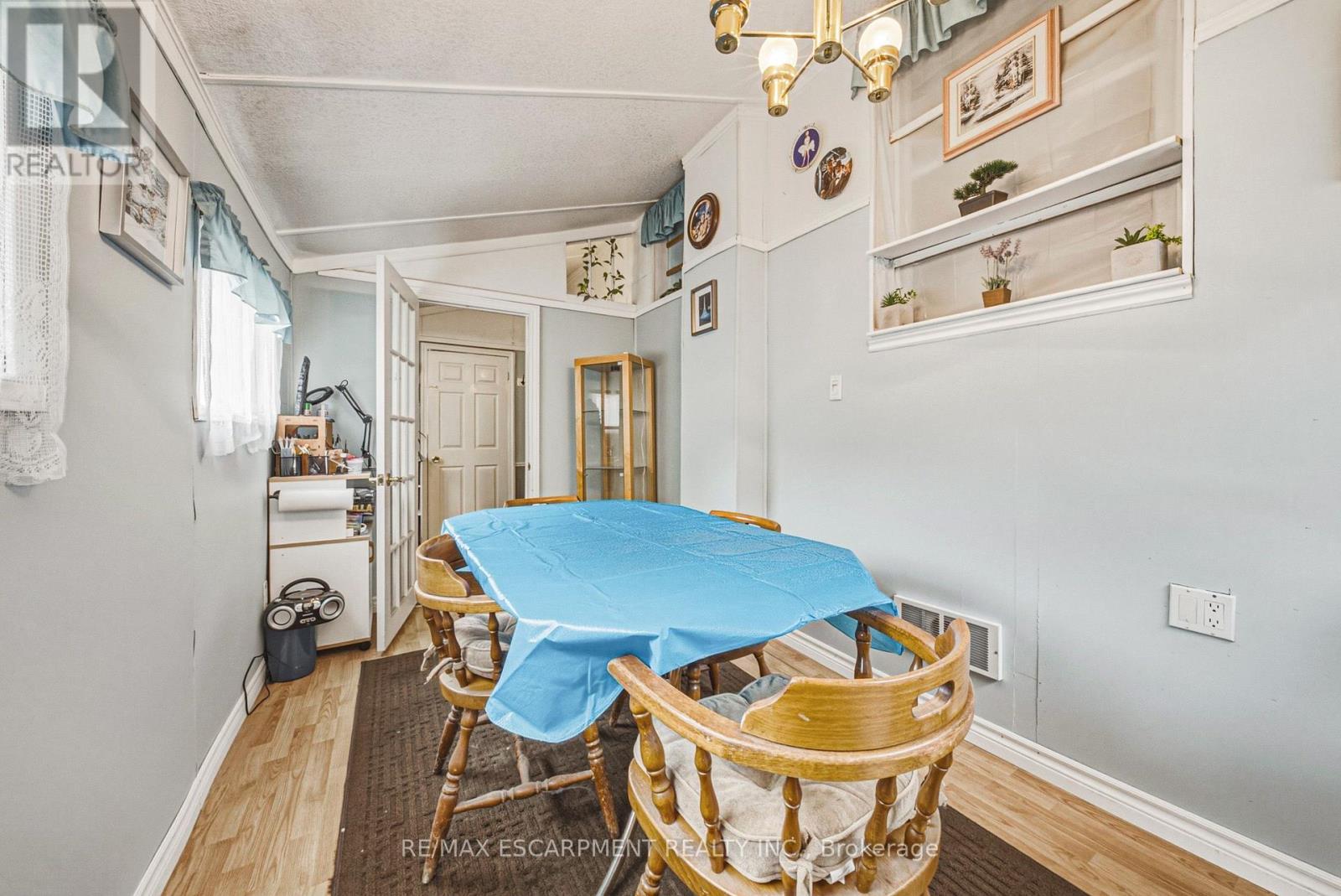2345 Gibbon Street, Burlington, ON - Indoor