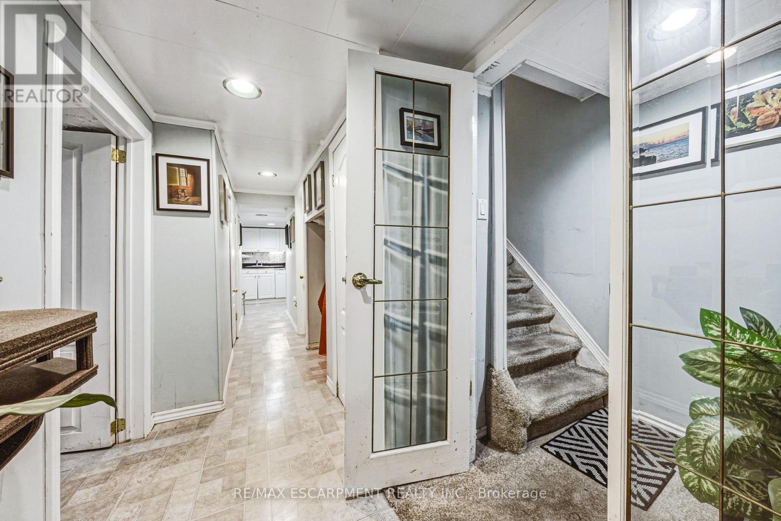2345 Gibbon Street, Burlington, ON - Indoor