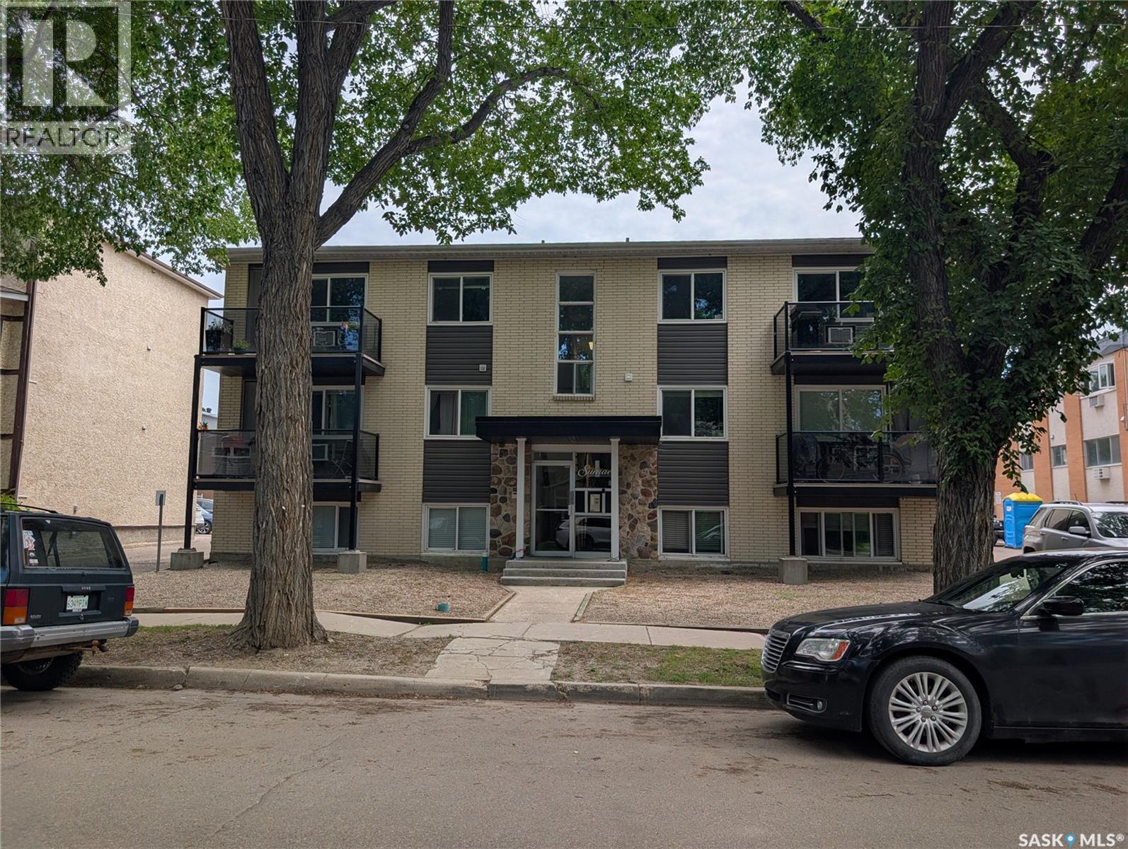 10 2157 Rae Street, Regina, SK - Outdoor With Facade