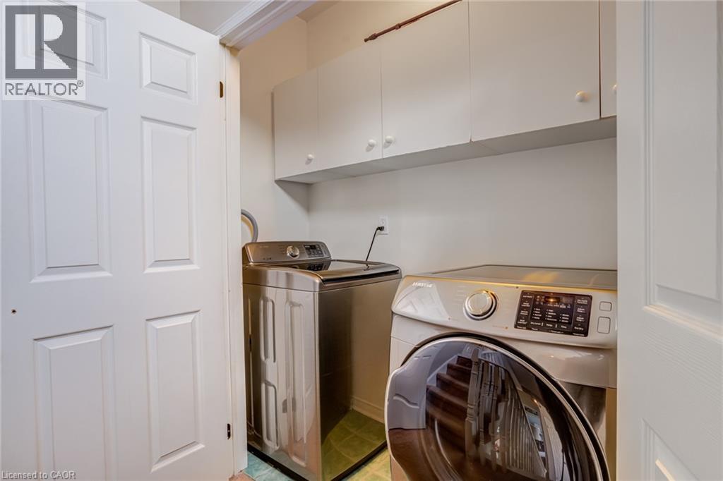 90 Davidson Boulevard, Dundas, ON - Indoor Photo Showing Laundry Room