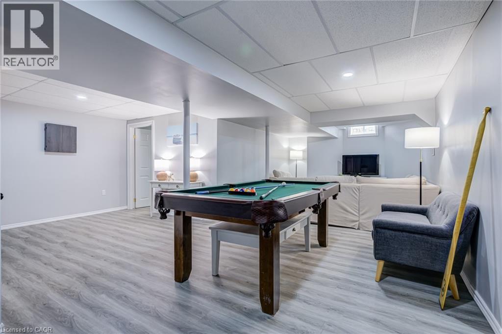 90 Davidson Boulevard, Dundas, ON - Indoor Photo Showing Other Room
