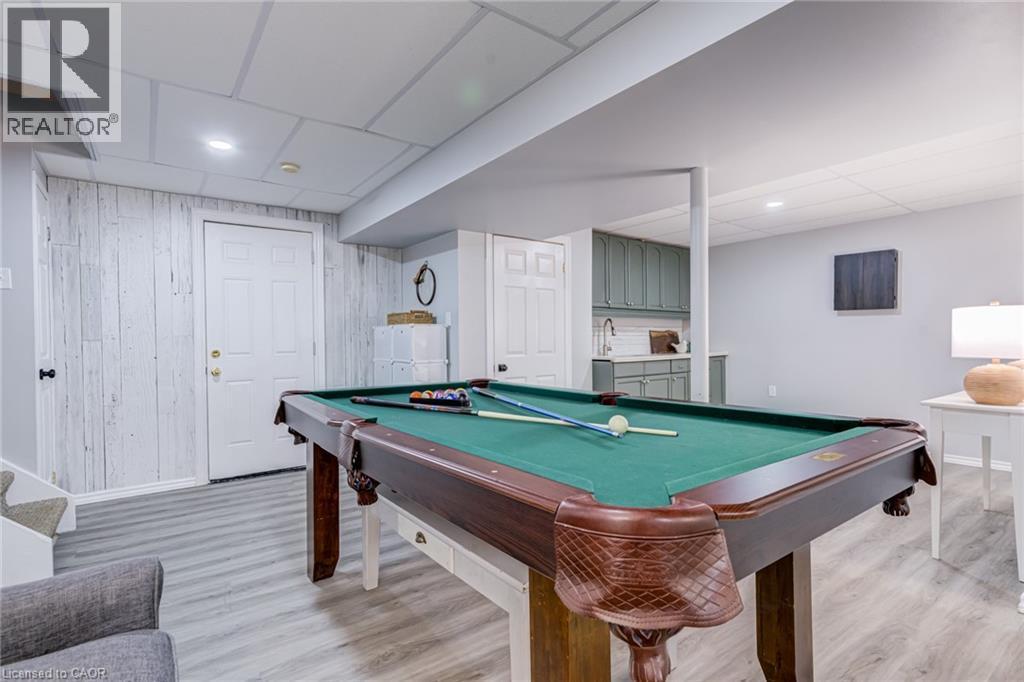 90 Davidson Boulevard, Dundas, ON - Indoor Photo Showing Other Room