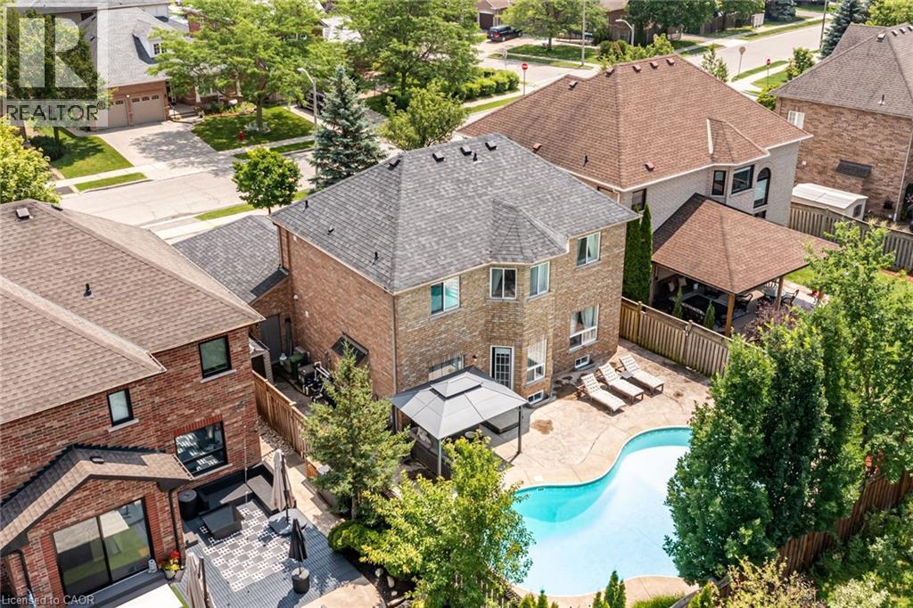 90 Davidson Boulevard, Dundas, ON - Outdoor With In Ground Pool With Deck Patio Veranda