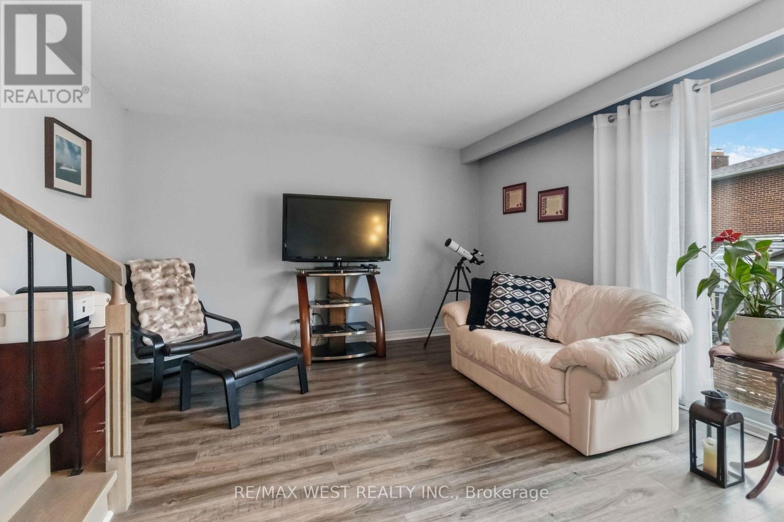 41 Winterfold Dr Drive, Brampton, ON