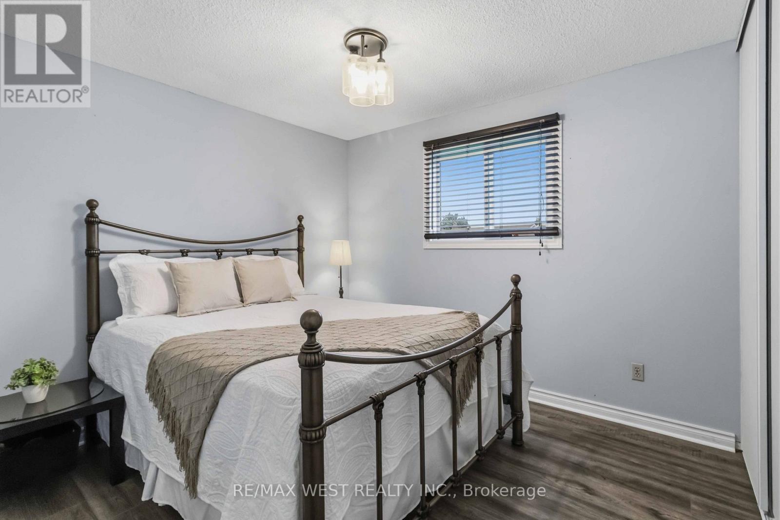 41 Winterfold Dr Drive, Brampton, ON