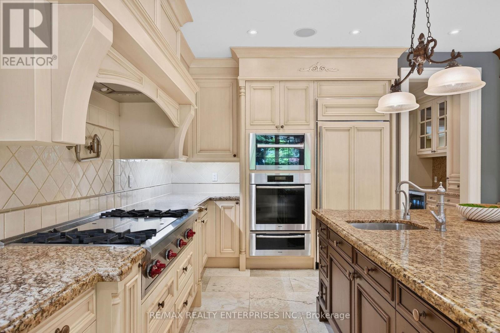 1396 Crescent Road, Mississauga, ON