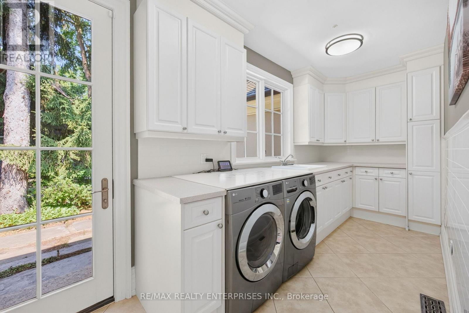 1396 Crescent Road, Mississauga, ON