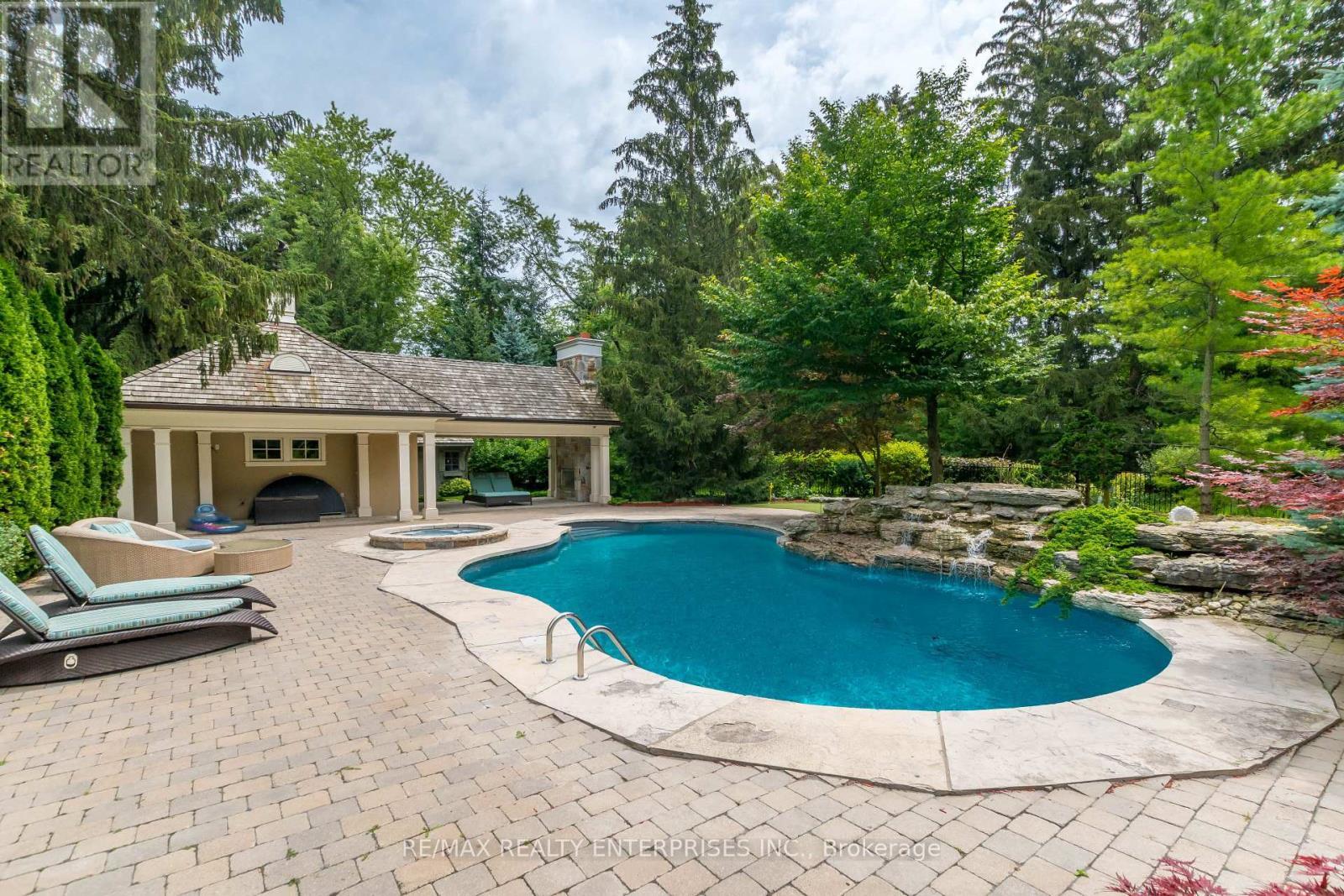 1396 Crescent Road, Mississauga, ON