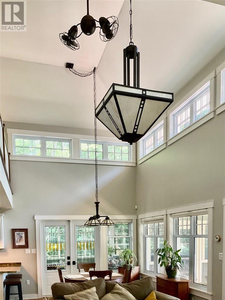 610 Park, Worthington, ON - Indoor