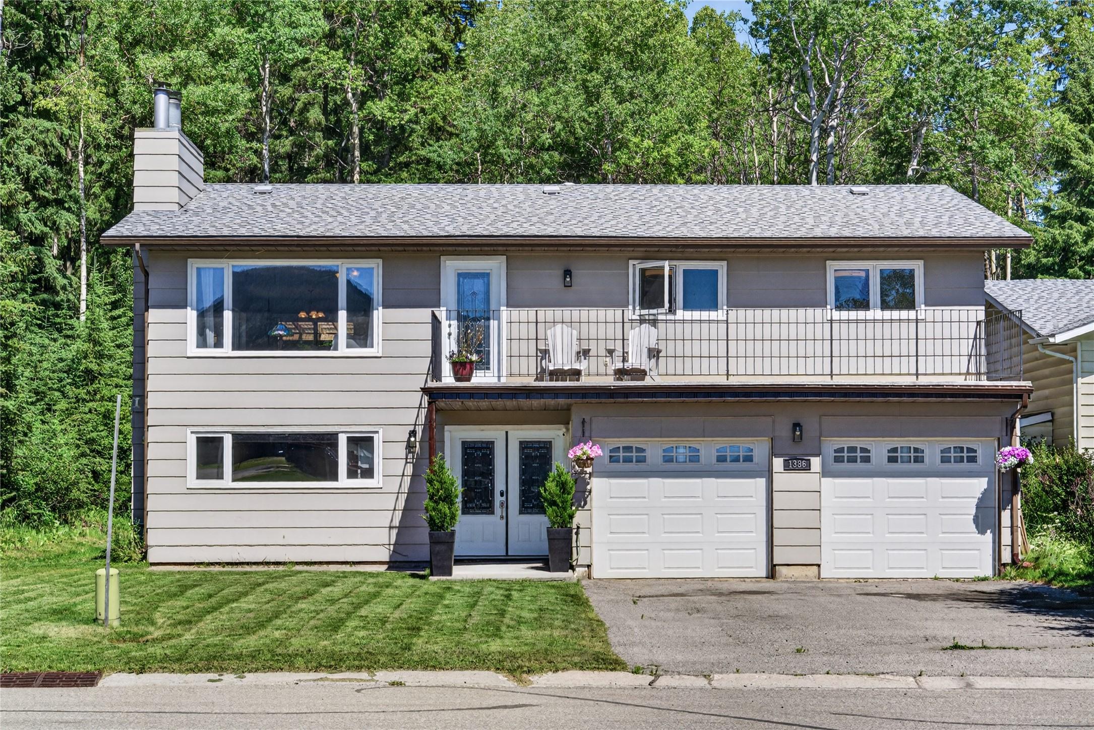 1386 Cypress Drive, Sparwood, BC - Outdoor With Facade