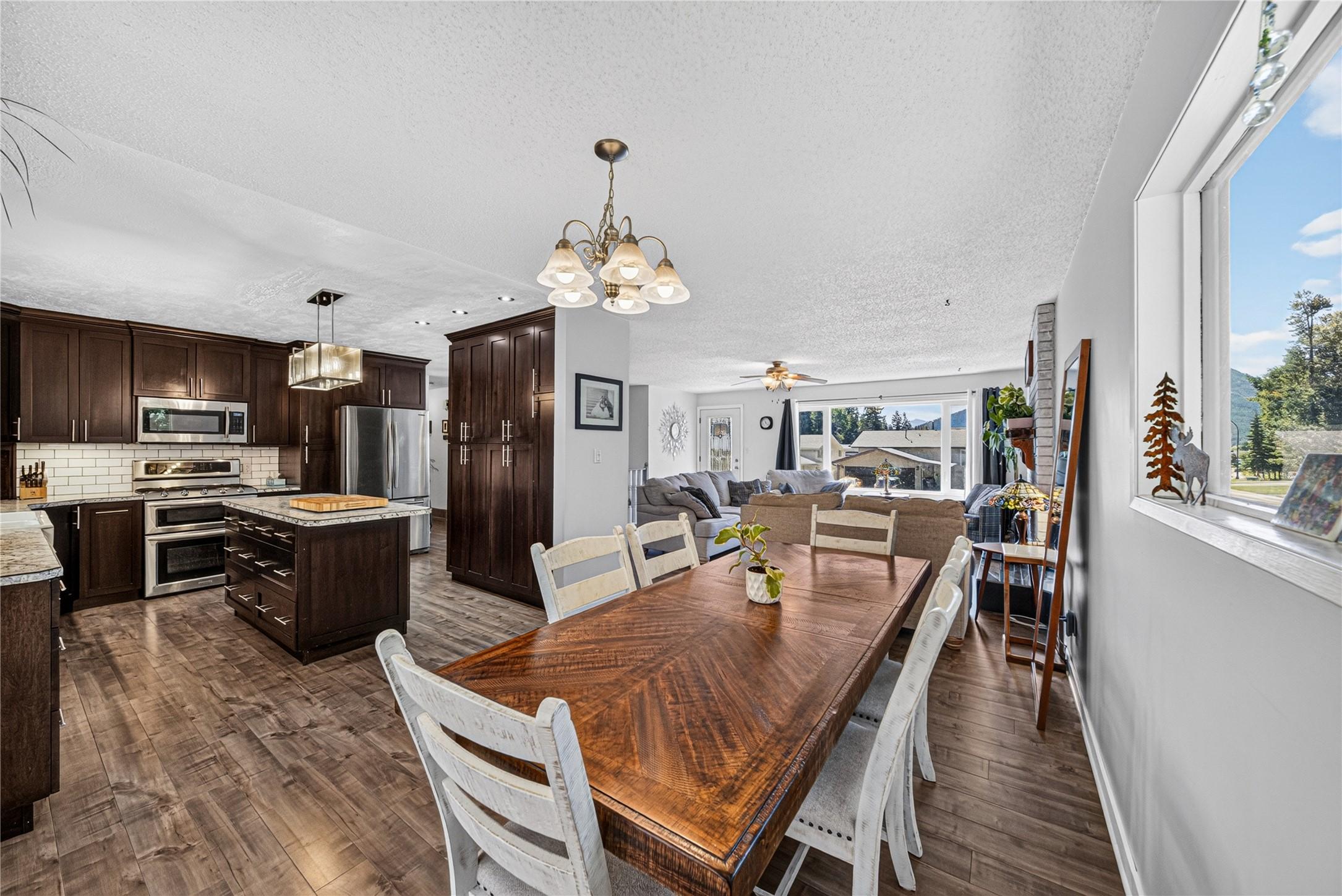 1386 Cypress Drive, Sparwood, BC - Indoor