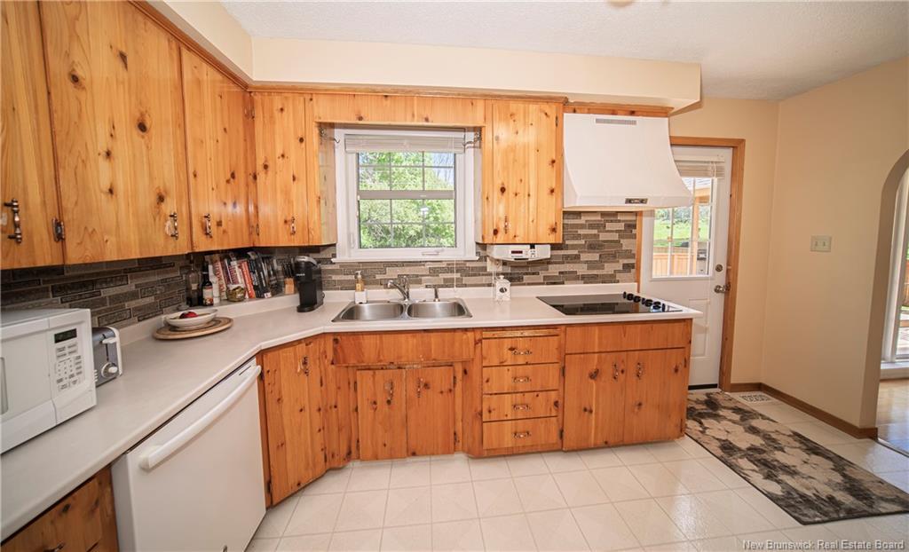 29 Trail Dr, Island View, NB
