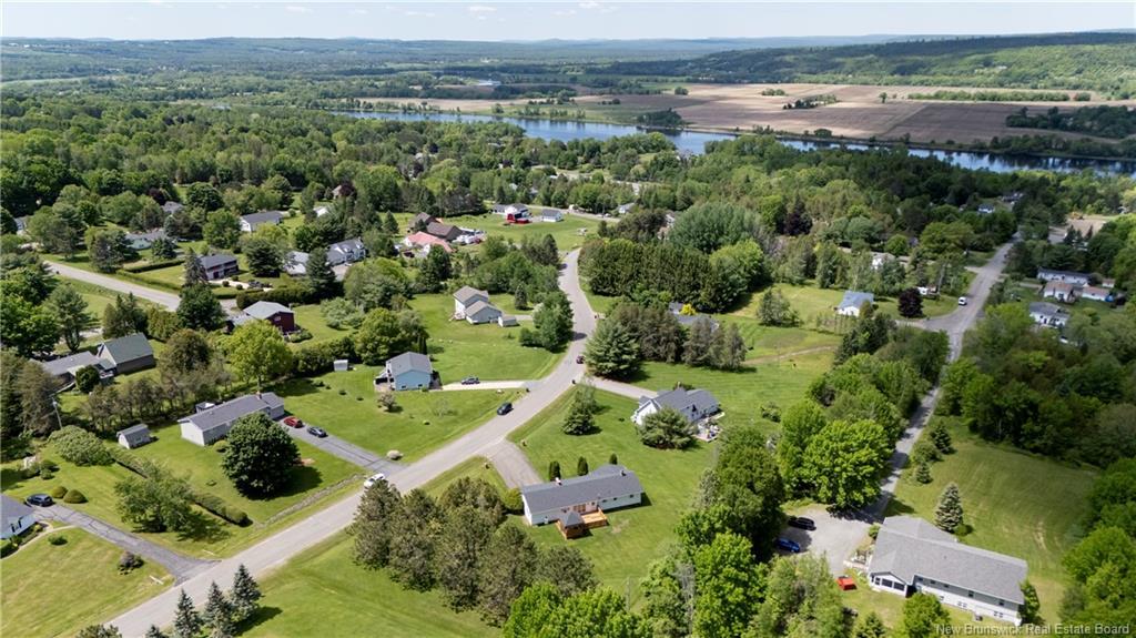 29 Trail Dr, Island View, NB
