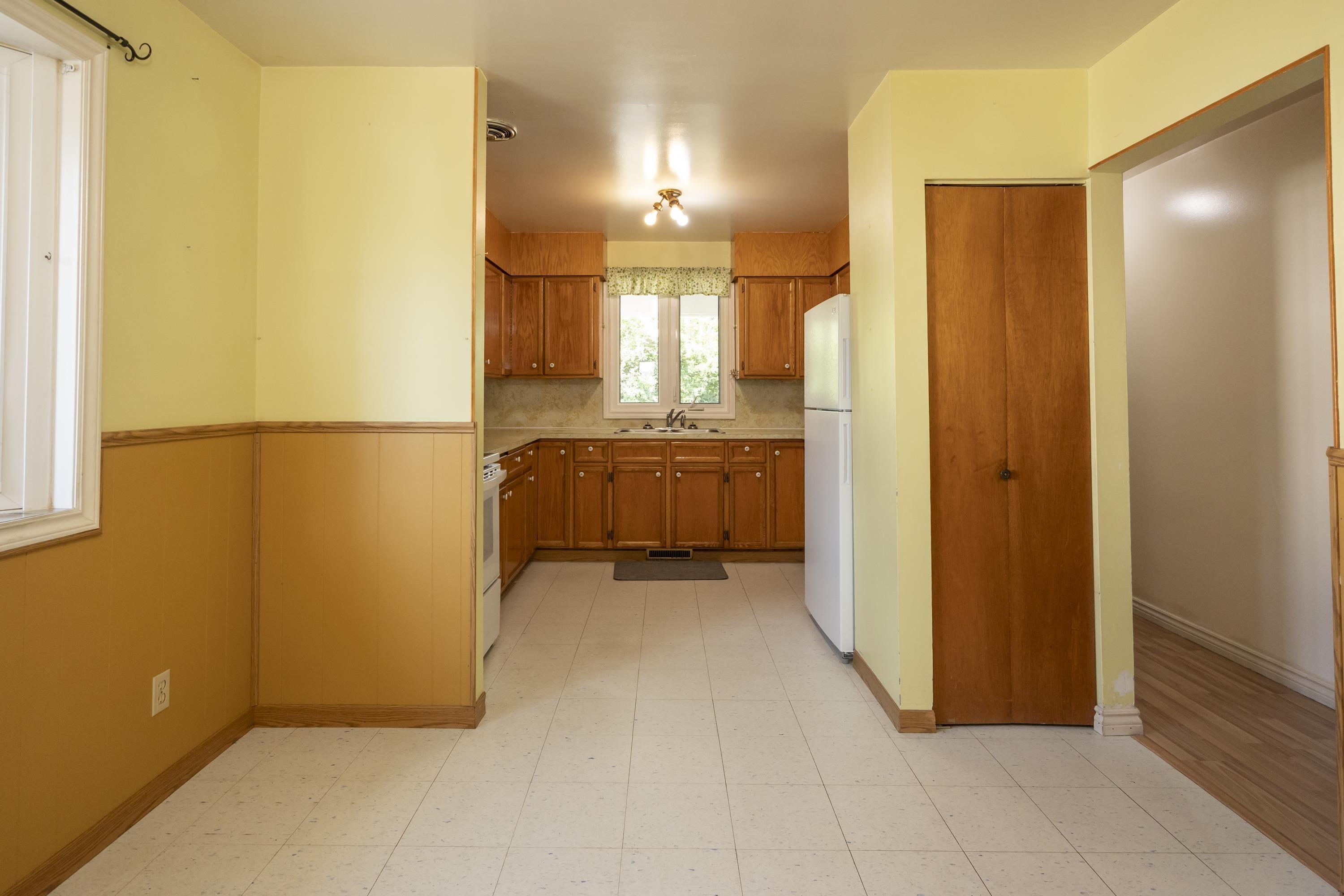 40 Lawrence Ave, Thunder Bay, ON - Indoor Photo Showing Kitchen