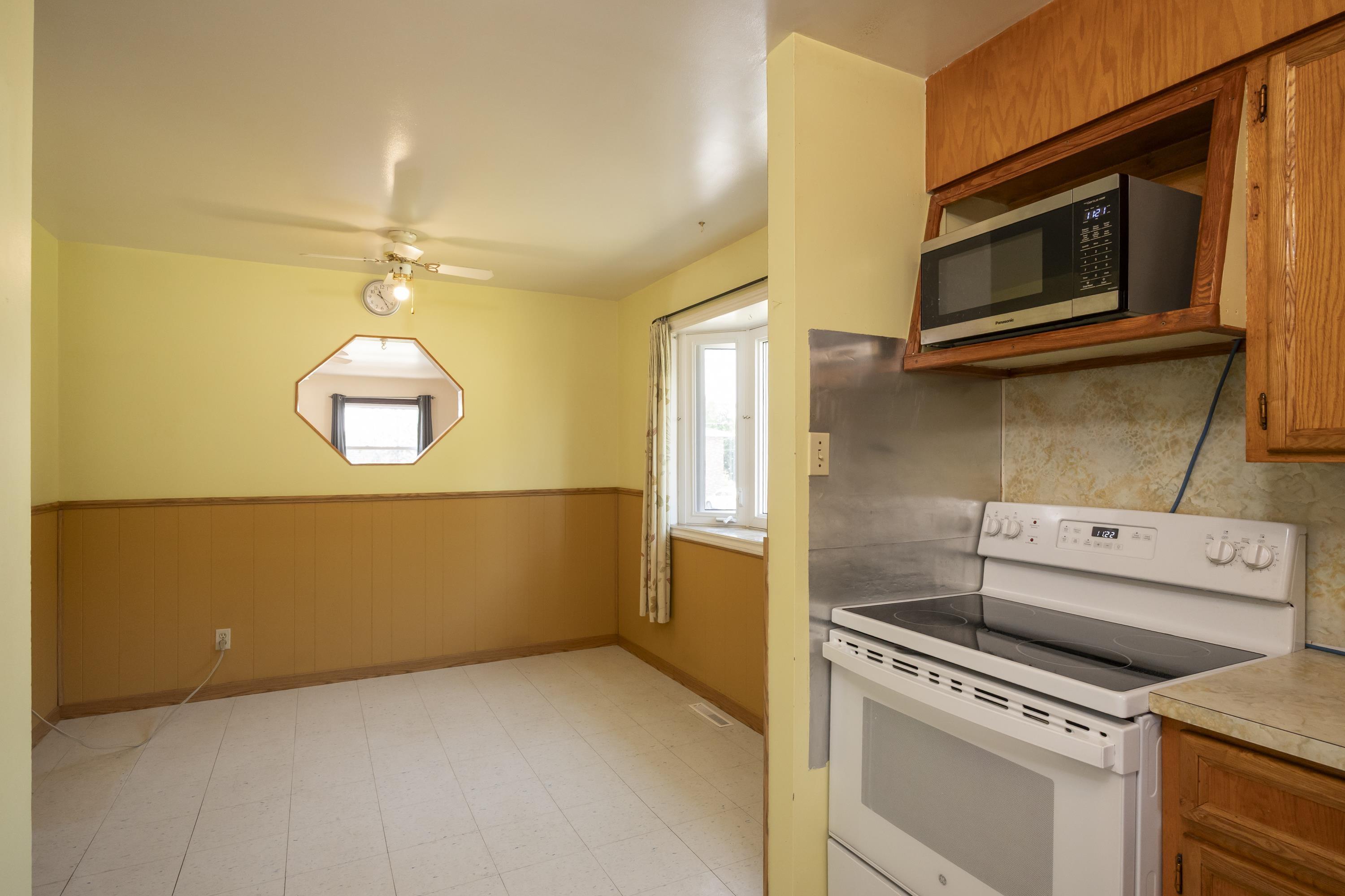 40 Lawrence Ave, Thunder Bay, ON - Indoor Photo Showing Kitchen
