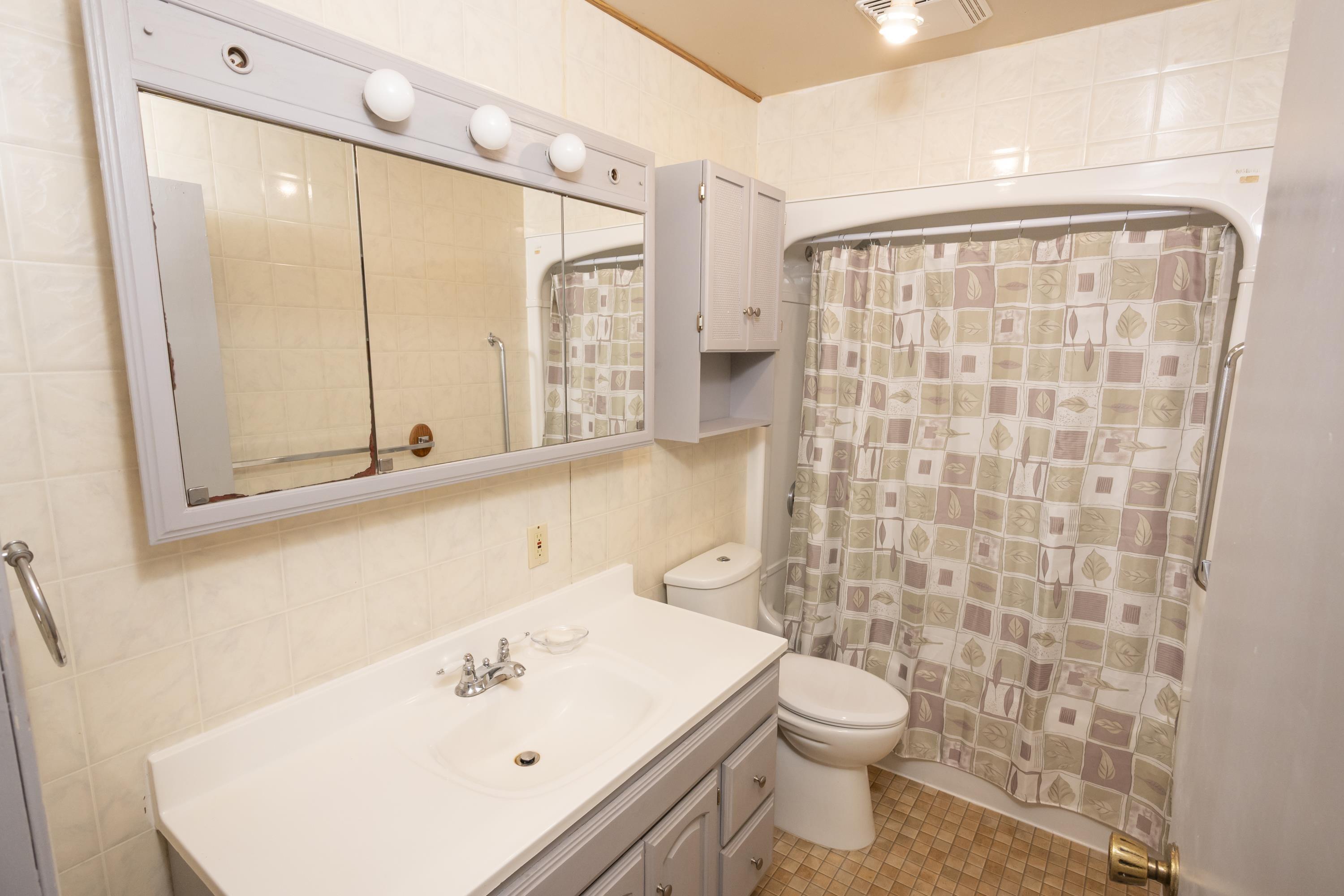 40 Lawrence Ave, Thunder Bay, ON - Indoor Photo Showing Bathroom