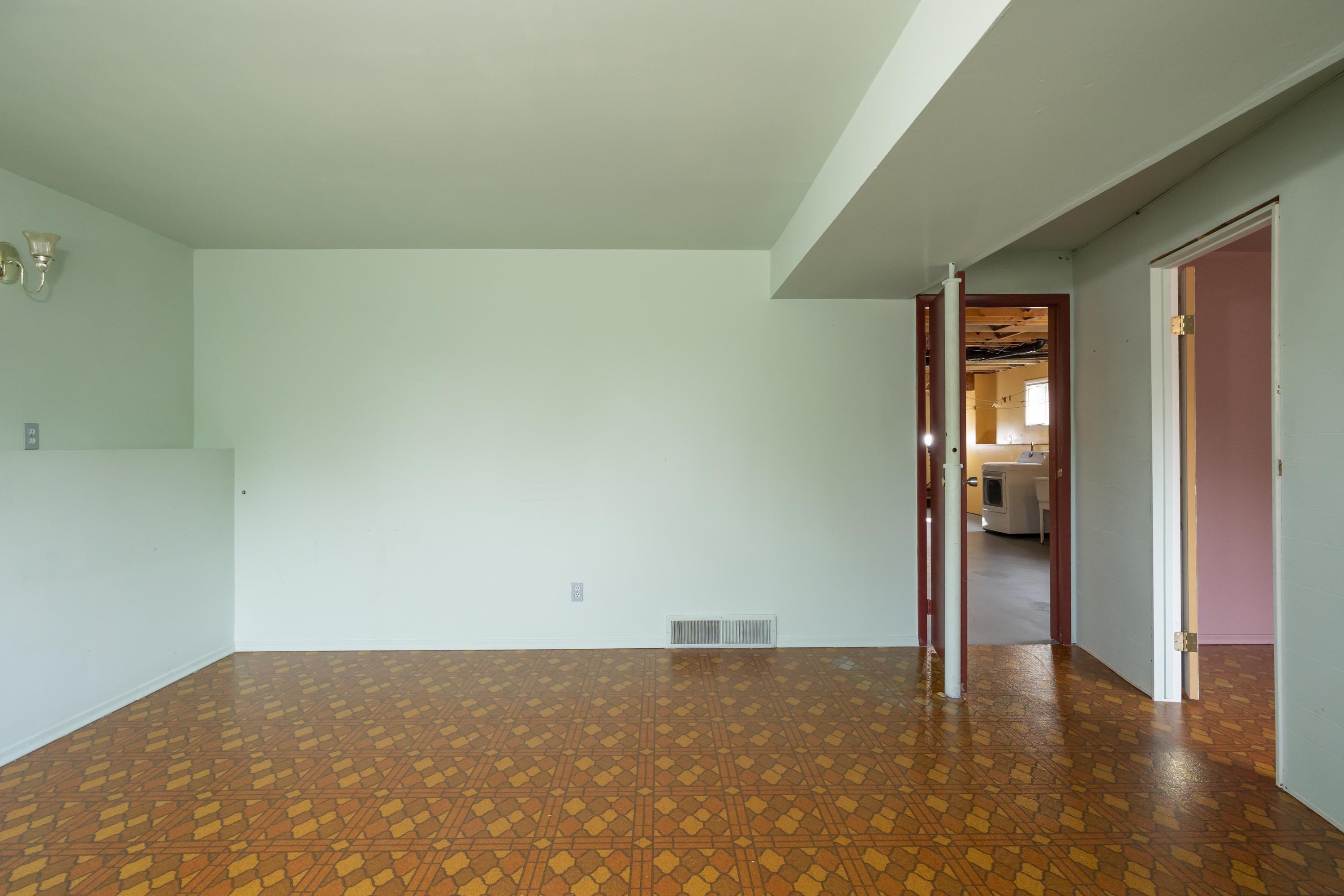40 Lawrence Ave, Thunder Bay, ON - Indoor Photo Showing Other Room