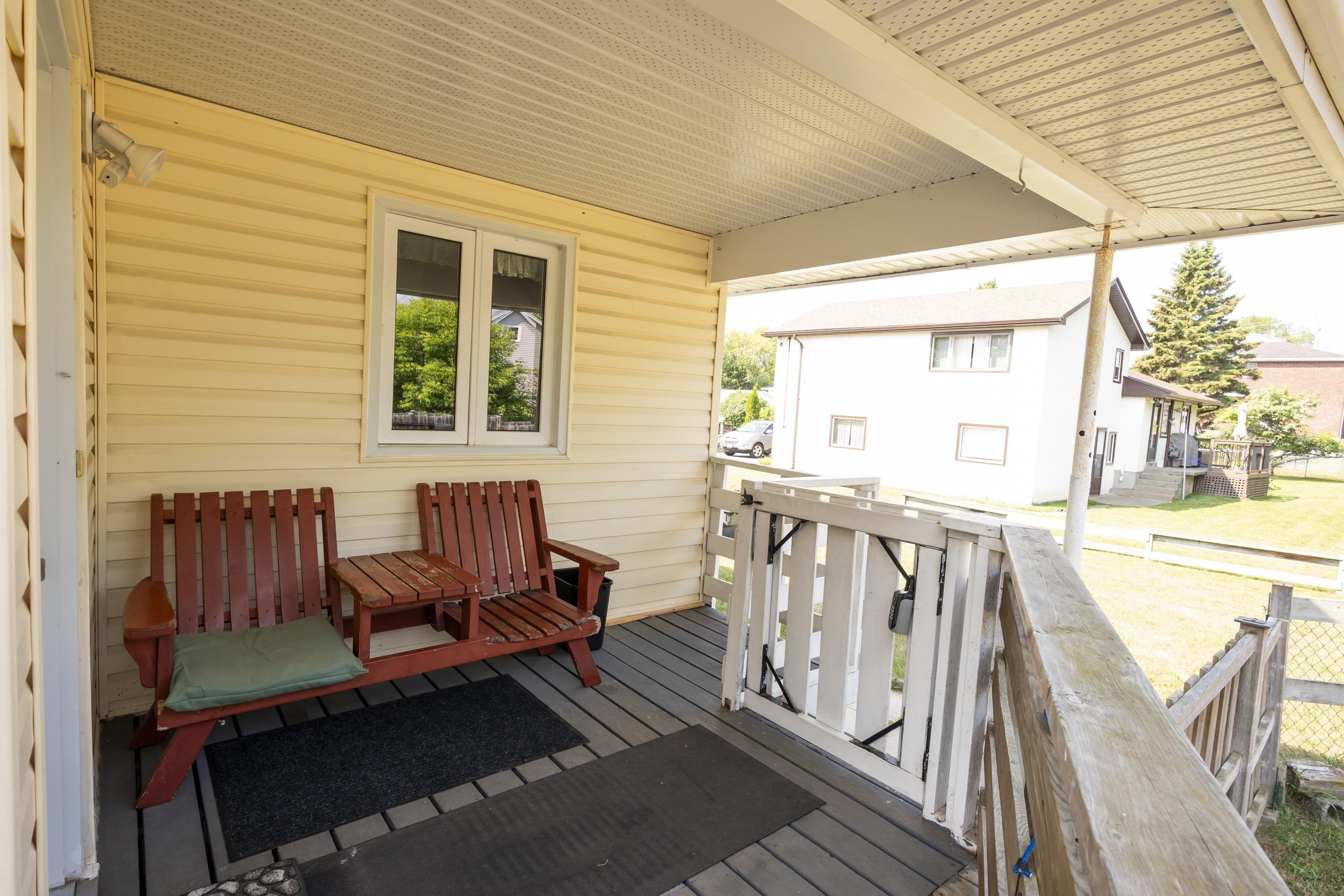 40 Lawrence Ave, Thunder Bay, ON - Outdoor With Deck Patio Veranda With Exterior