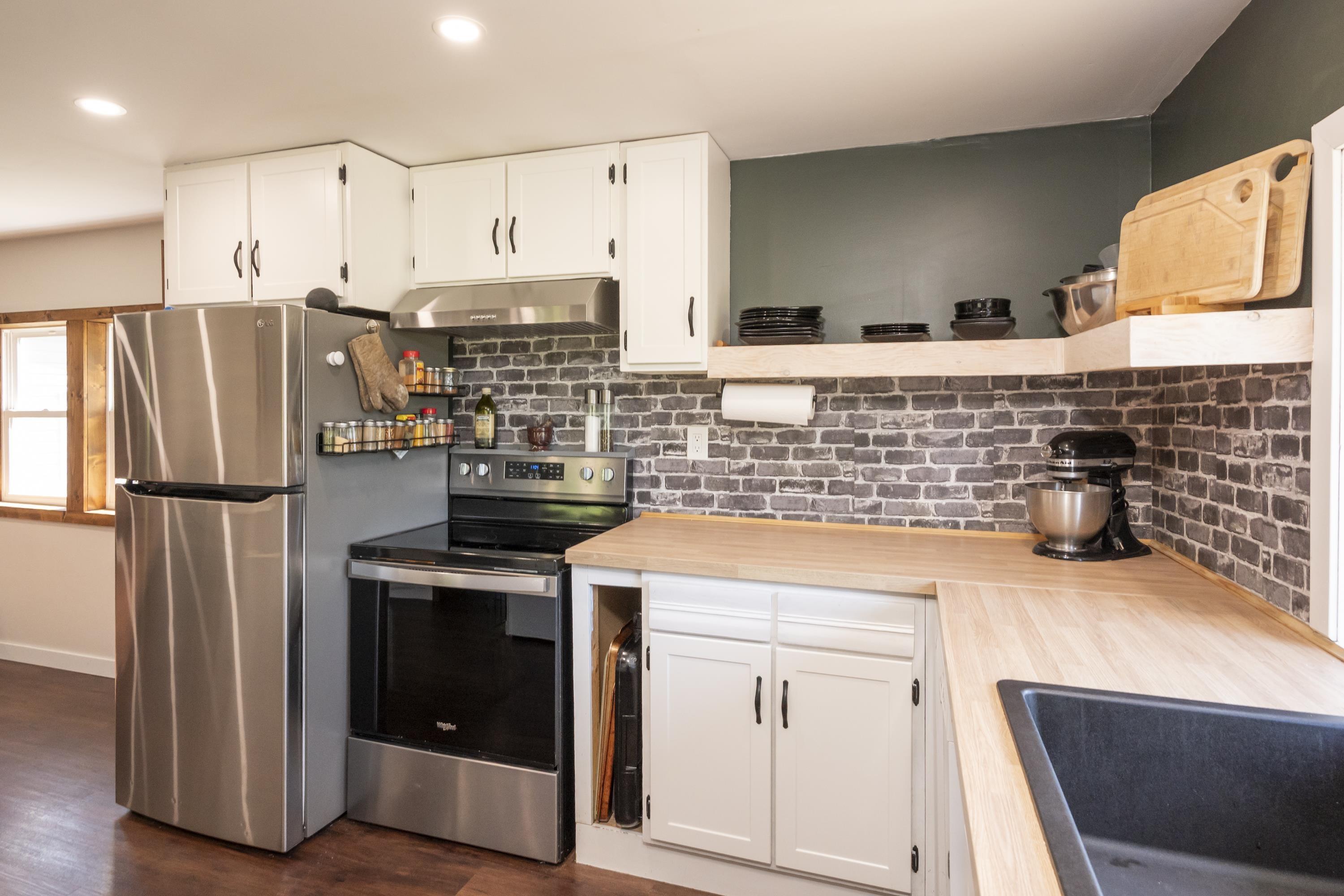 20 Union School Road S, Neebing, ON - Indoor Photo Showing Kitchen With Upgraded Kitchen