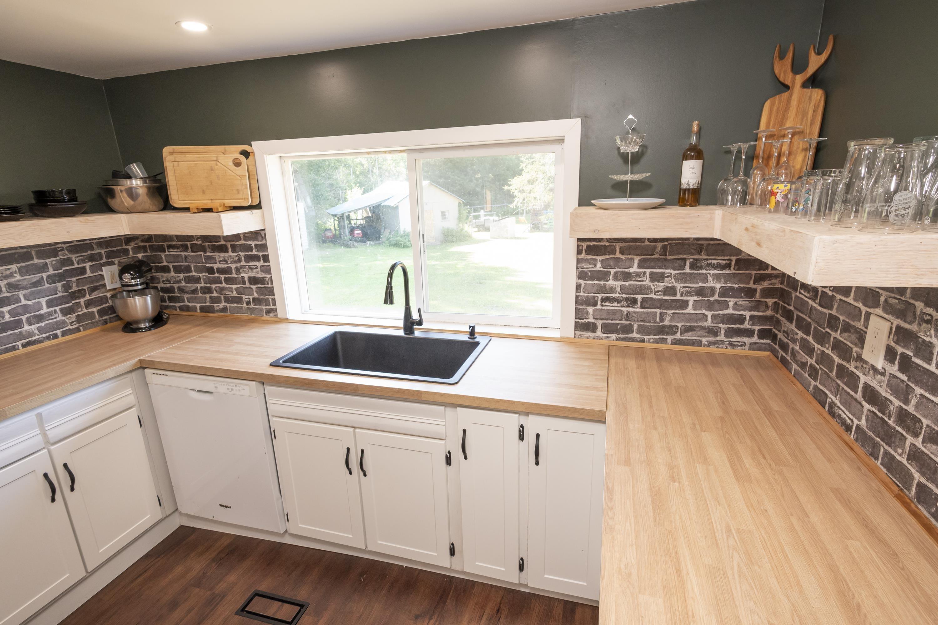 20 Union School Road S, Neebing, ON - Indoor Photo Showing Kitchen