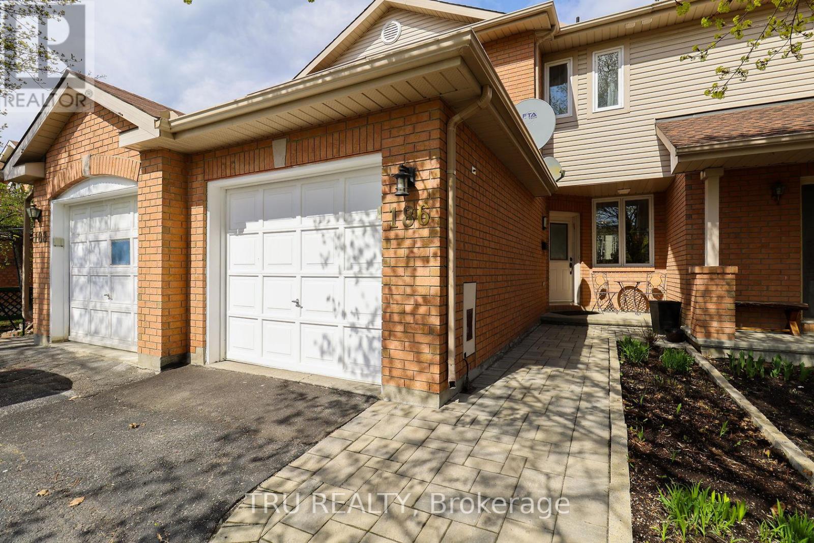 186 Daventry Crescent, Ottawa, ON - Outdoor With Exterior