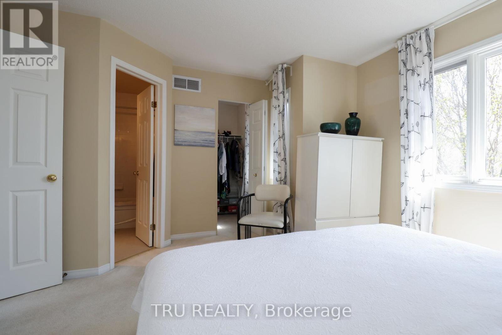 186 Daventry Crescent, Ottawa, ON - Indoor Photo Showing Bedroom