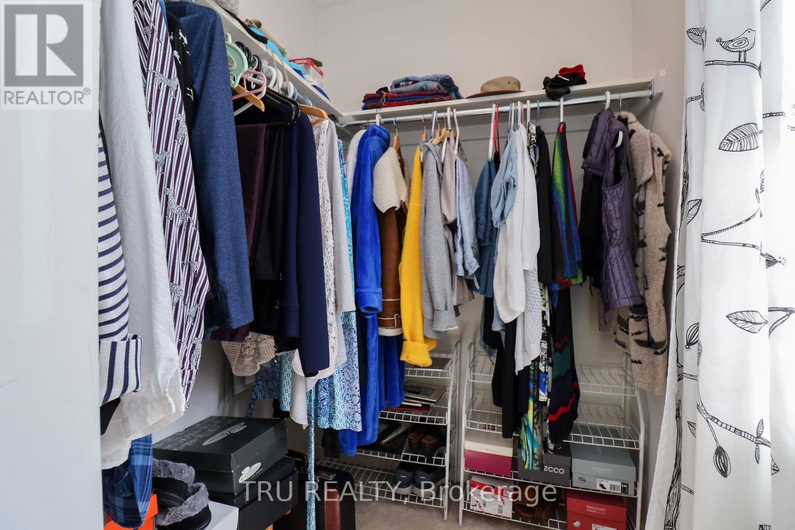 186 Daventry Crescent, Ottawa, ON - Indoor With Storage