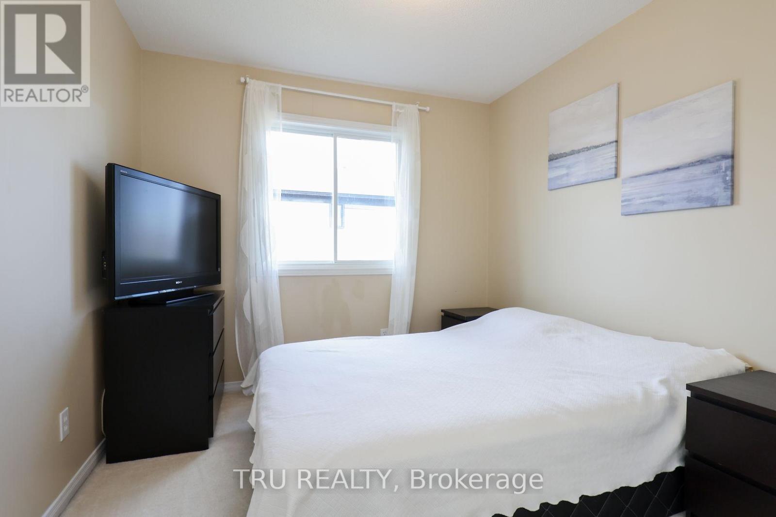 186 Daventry Crescent, Ottawa, ON - Indoor Photo Showing Bedroom