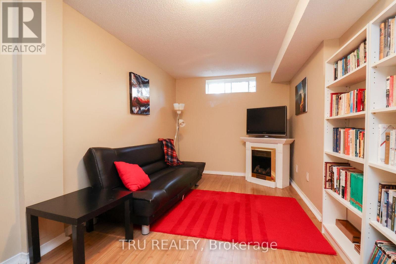 186 Daventry Crescent, Ottawa, ON - Indoor Photo Showing Other Room With Fireplace