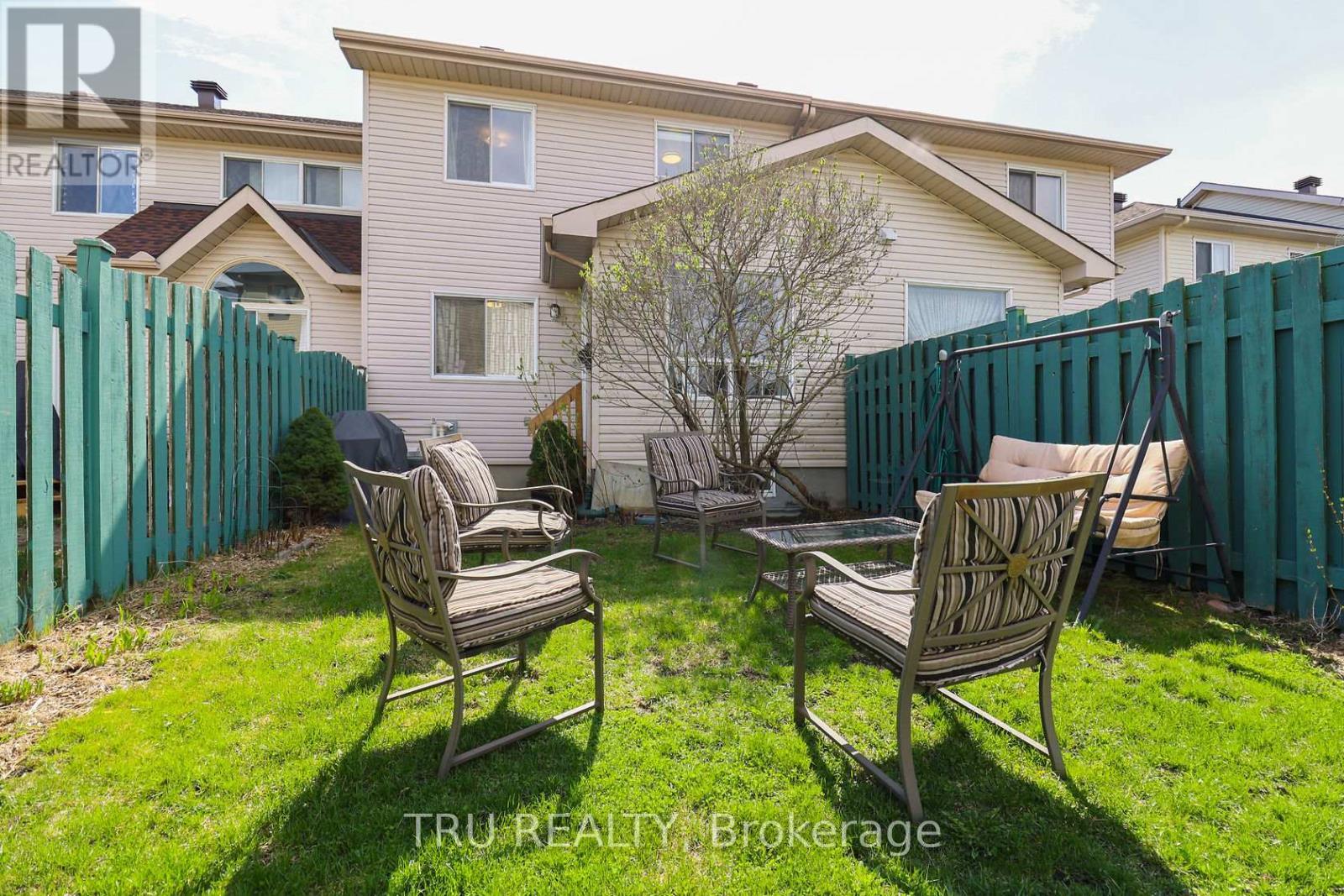 186 Daventry Crescent, Ottawa, ON - Outdoor With Deck Patio Veranda With Exterior