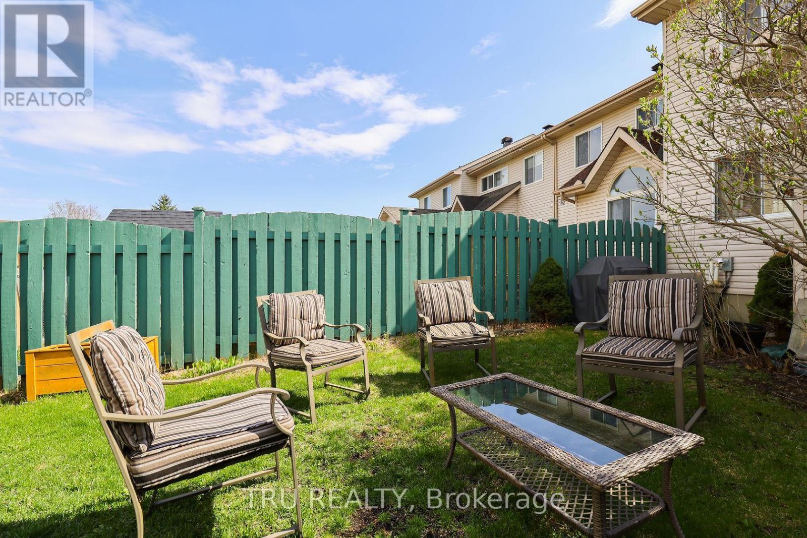 186 Daventry Crescent, Ottawa, ON - Outdoor With Deck Patio Veranda