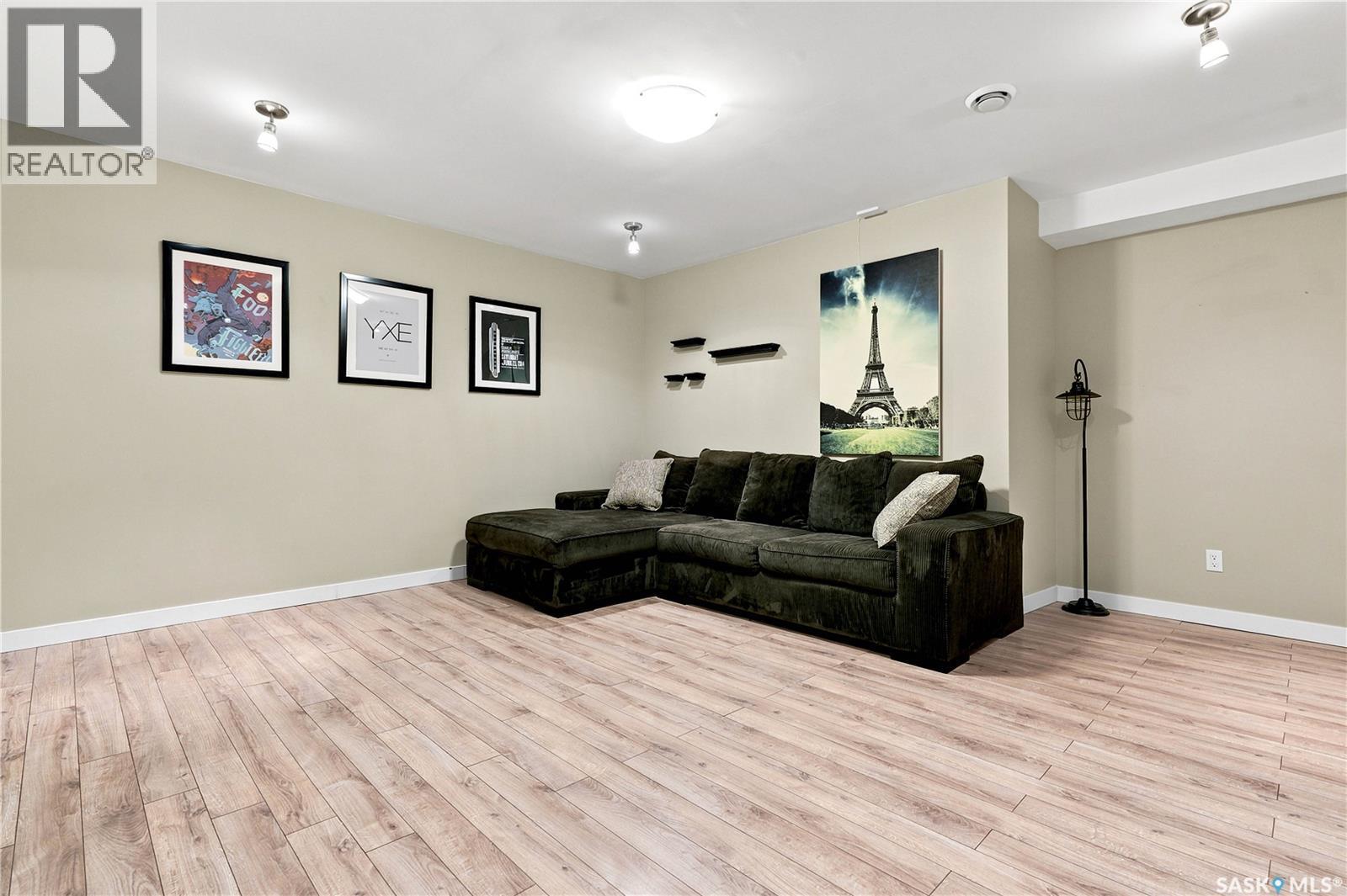 163 135 Ashworth Crescent, Saskatoon, SK - Indoor
