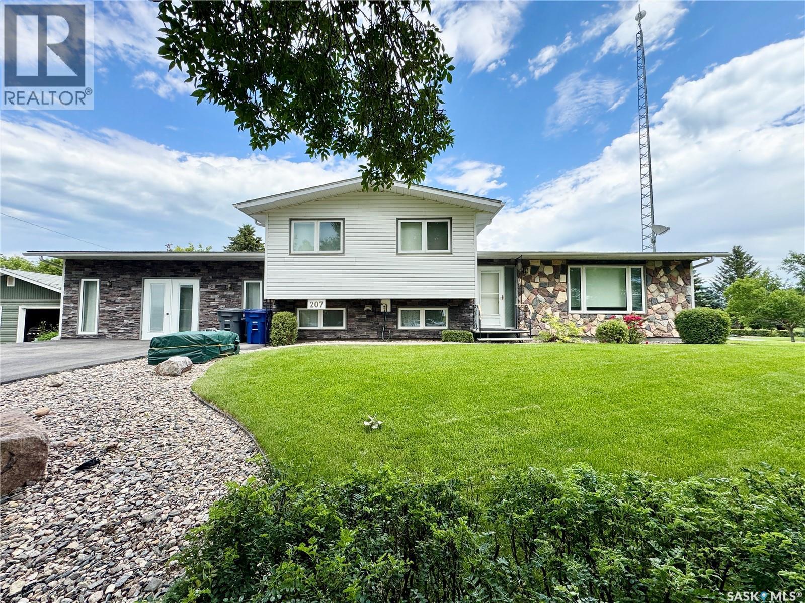 207 3Rd Avenue E, Scott, SK - Outdoor With Facade