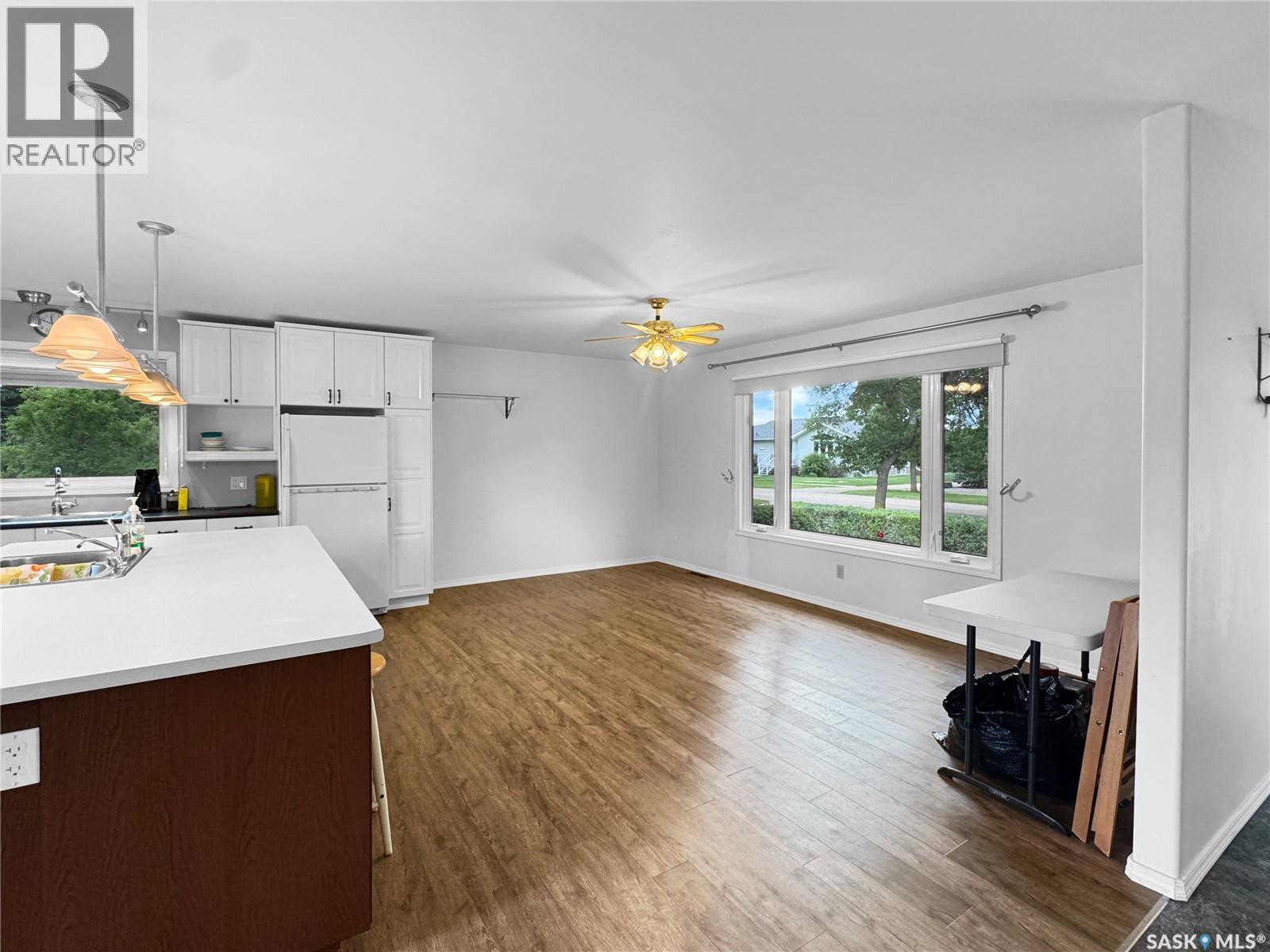 207 3Rd Avenue E, Scott, SK - Indoor