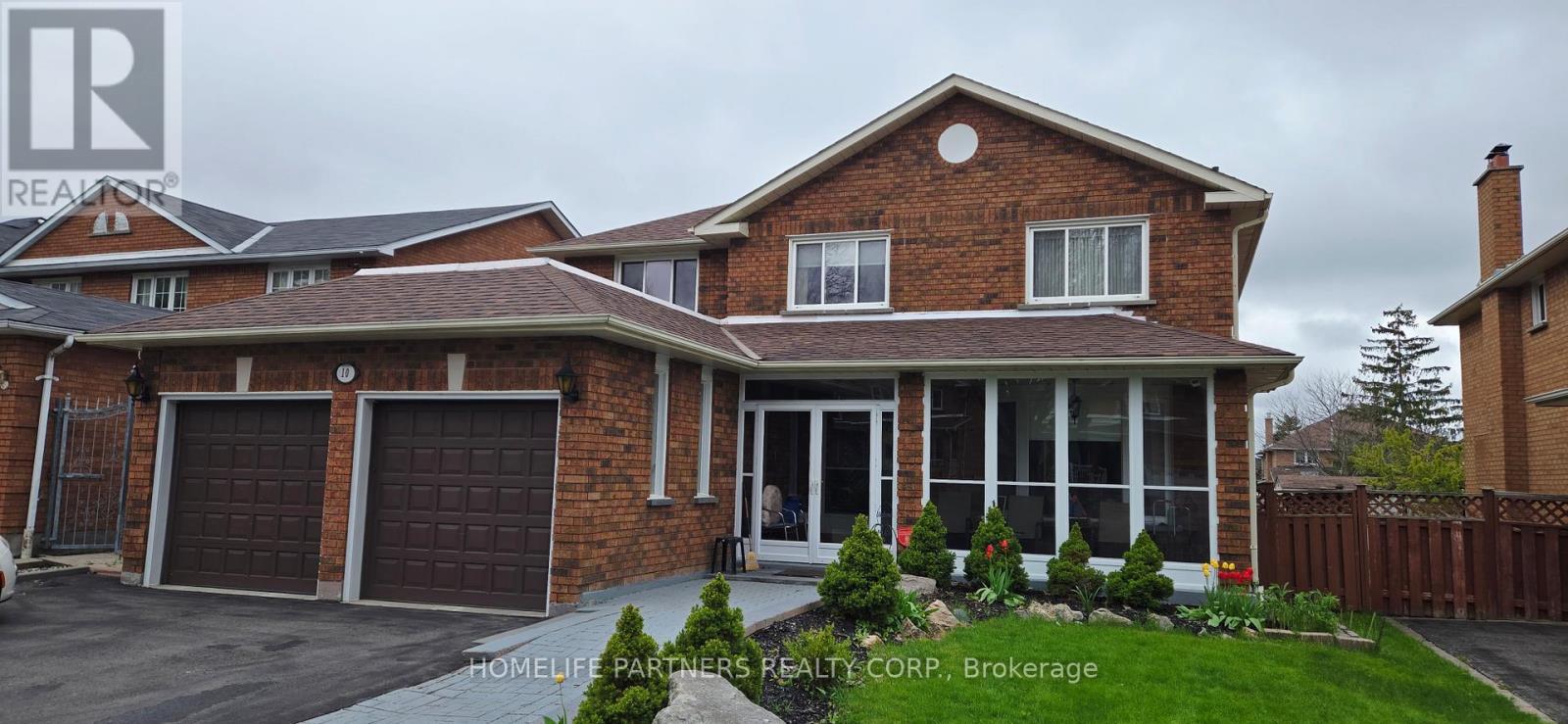 10 Glenvilla Road, Vaughan, ON - Outdoor With Facade