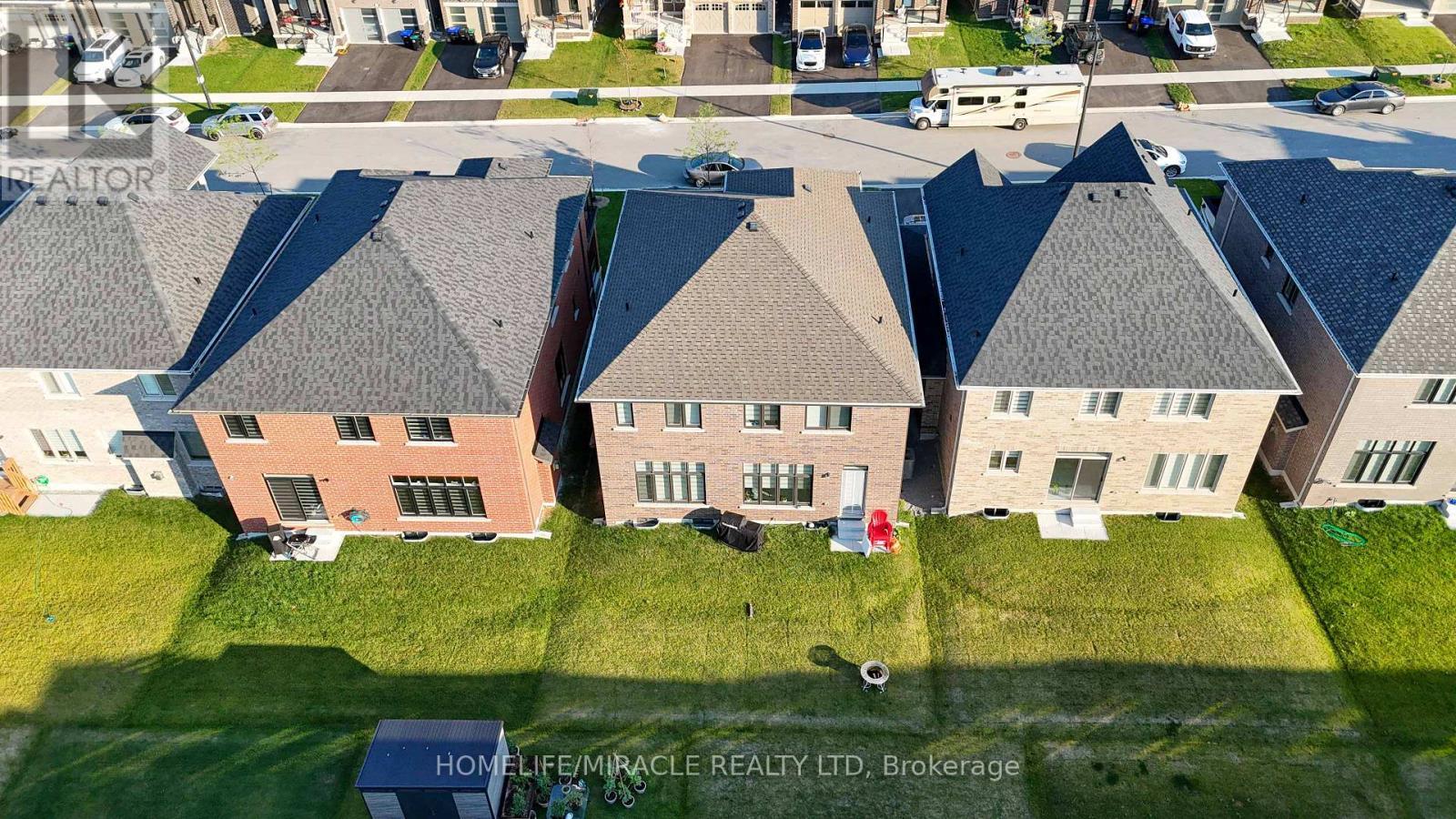 1429 Davis Loop, Innisfil, ON - Outdoor