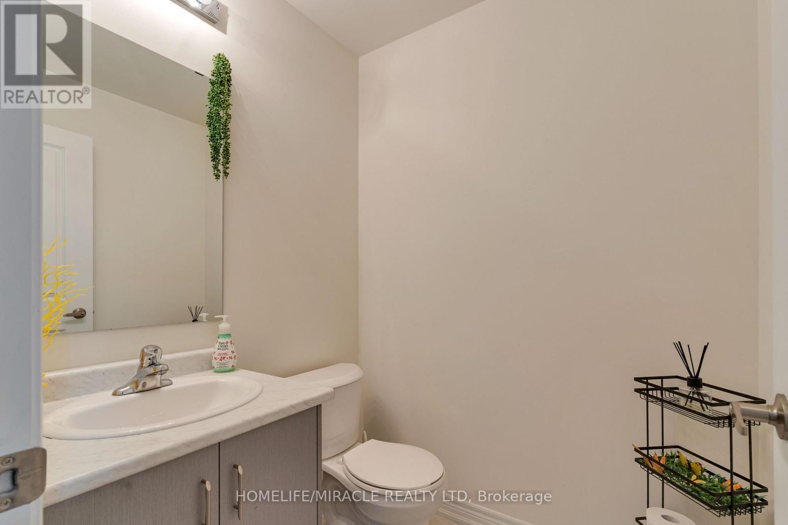 1429 Davis Loop, Innisfil, ON - Indoor Photo Showing Bathroom