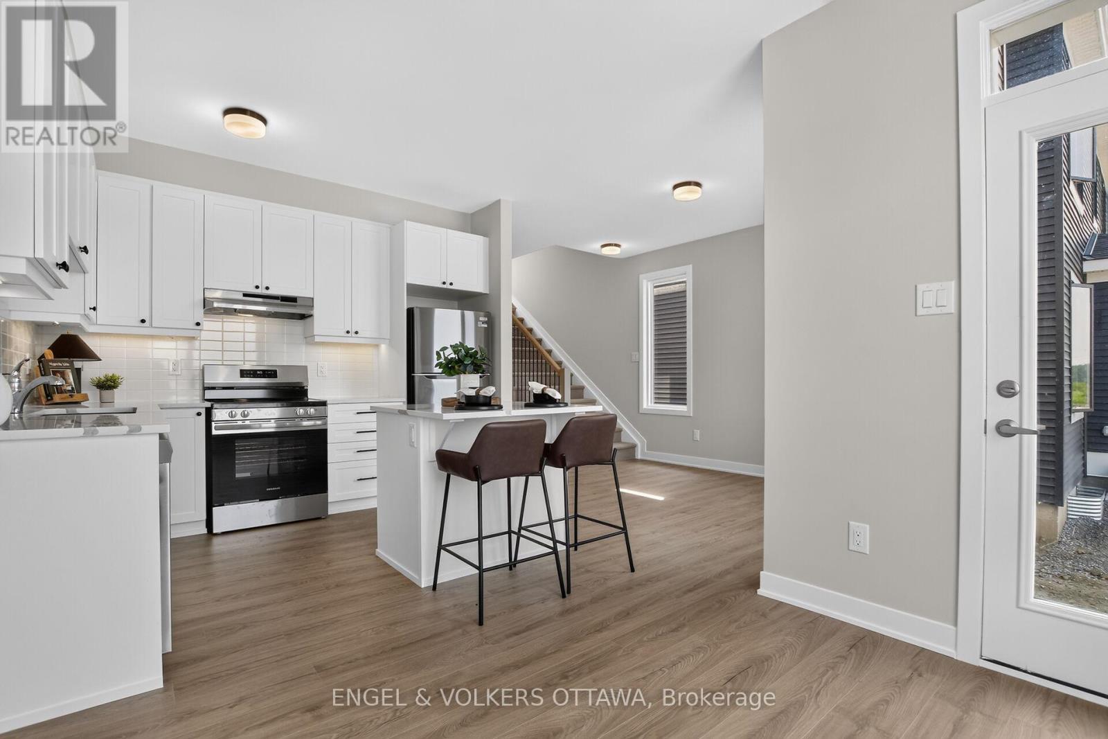 728 Haflinger Row, Ottawa, ON - Indoor Photo Showing Kitchen