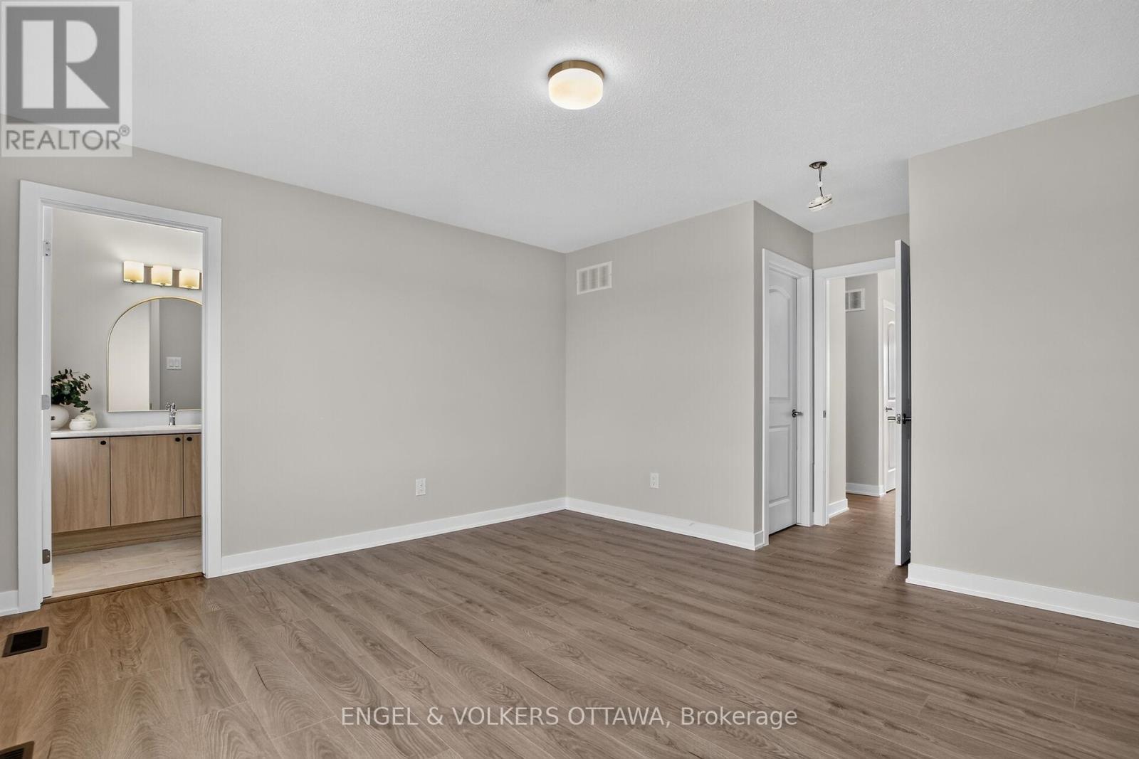 728 Haflinger Row, Ottawa, ON - Indoor Photo Showing Other Room