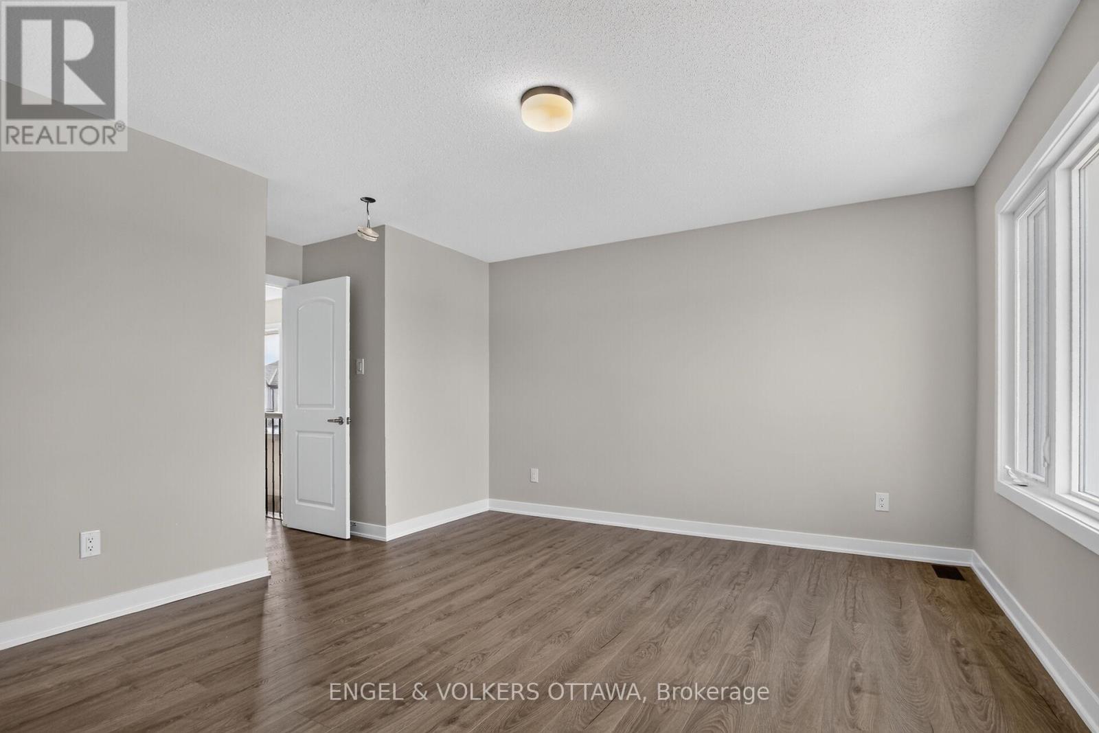 728 Haflinger Row, Ottawa, ON - Indoor Photo Showing Other Room