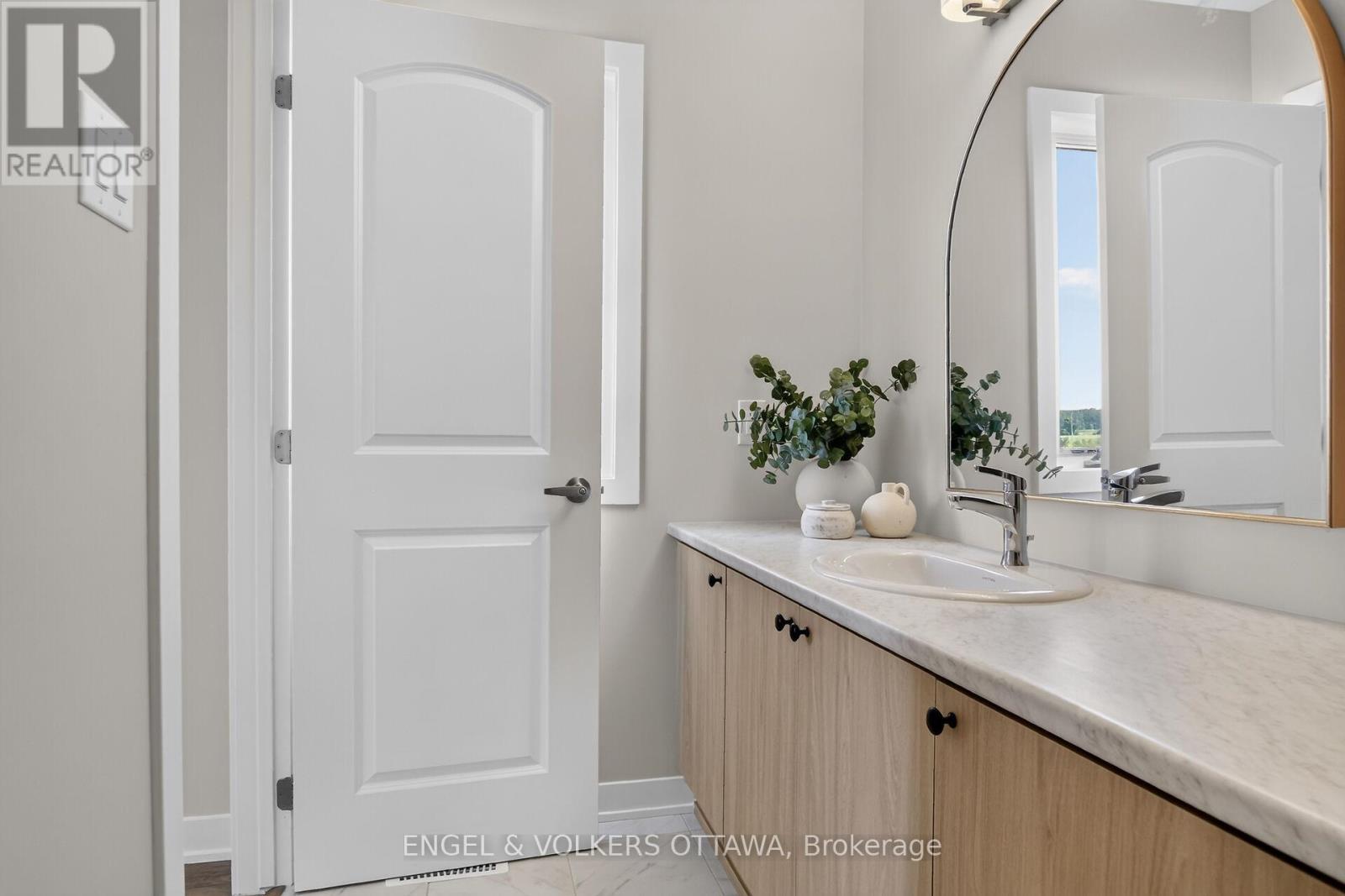 728 Haflinger Row, Ottawa, ON - Indoor Photo Showing Bathroom