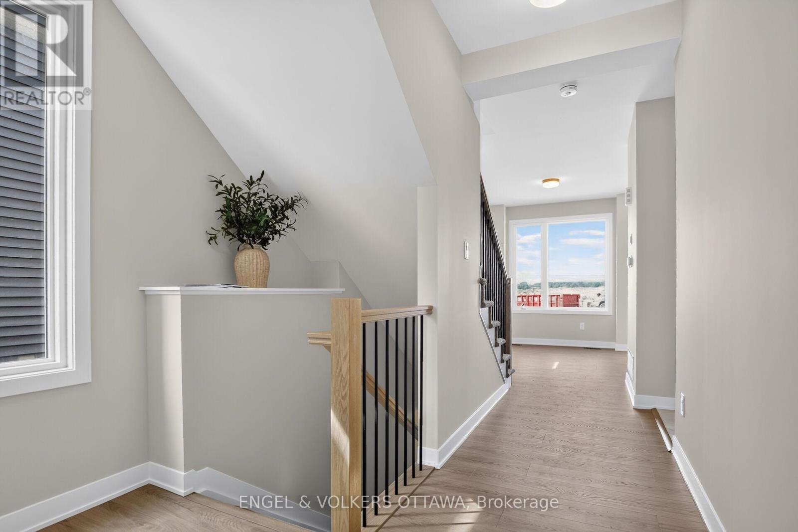 728 Haflinger Row, Ottawa, ON - Indoor Photo Showing Other Room